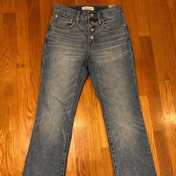 NWT Petite Cali Demi-Boot Jeans in Dory Wash 24 - Picture 1 of 4